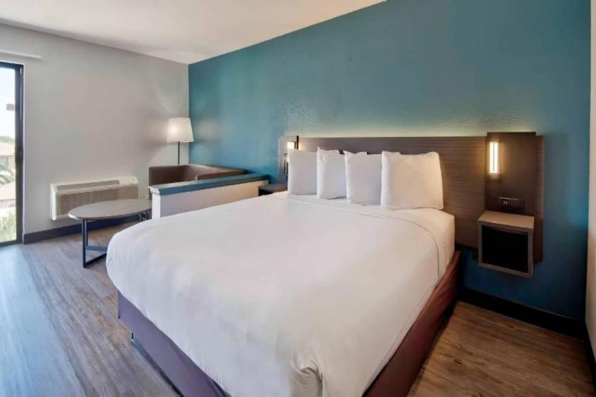 1 King Bed  Non-Smoking - foto 20