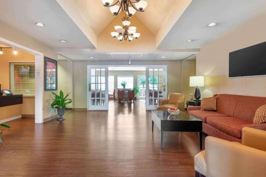 1 King Bed | Hearing Accessible, Kitchen - foto 4
