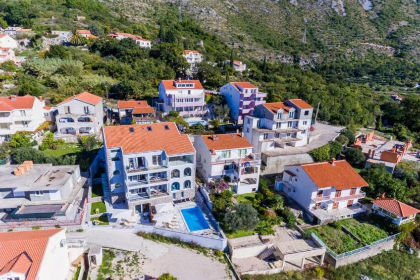 Apartments Villa Capitano - Two Bedroom Apartment with Balcony and Sea View (CRNI) - foto 17