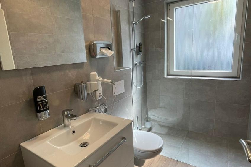 Kernsanierte Ferienwohnung in ruhiger und zentraler Lage - foto 6