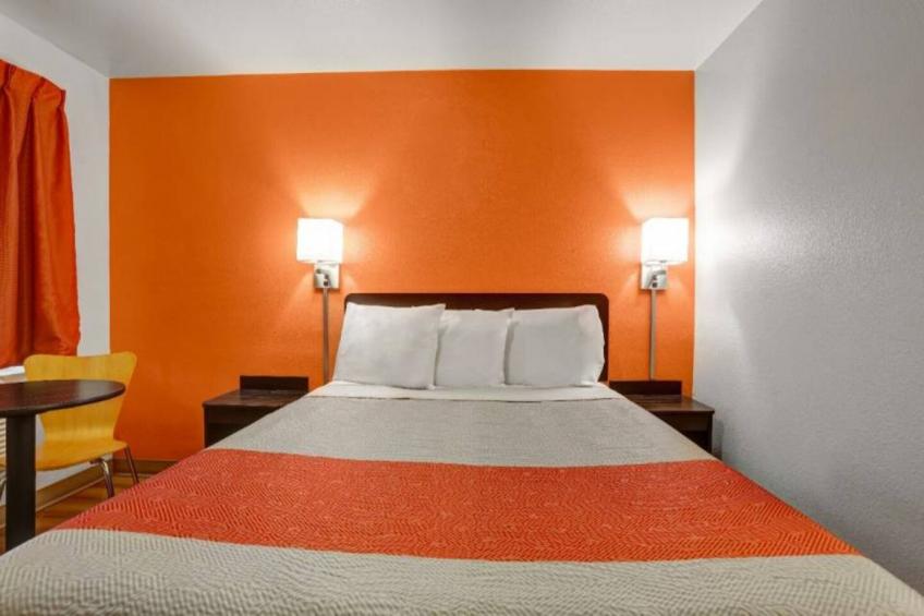 1 Full Bed  Smoking Micfridge - foto 7