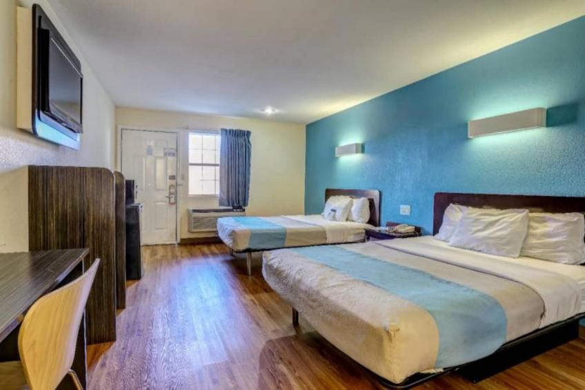 2 Queen Beds  Smoking - foto 28