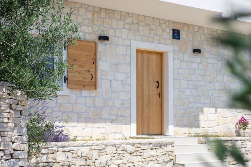 3 Schlafzimmer Villa mit beheiztem Pool und Meerblick - foto 29