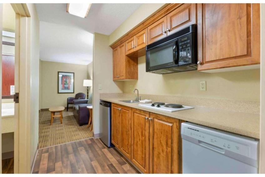 1 King Bed | Mobil Access Tub Nsmk Kitchen - foto 8