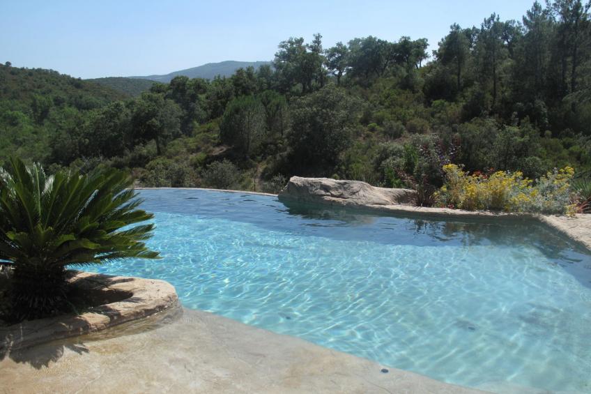 mit privatem Pool in üppiger Umgebung - foto 30