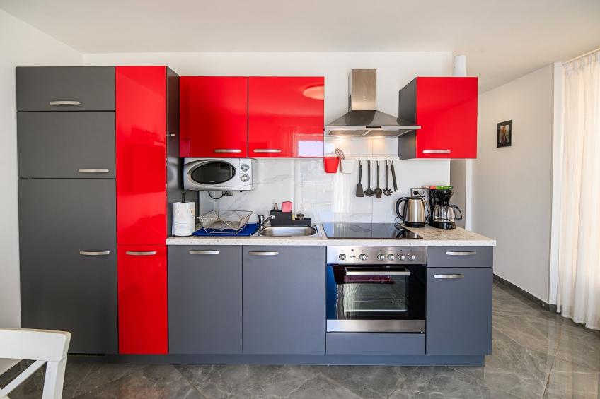 Sleek and Stylish Umag Apartments with Sea View - Two Bedroom Apartment with Balcony - foto 5