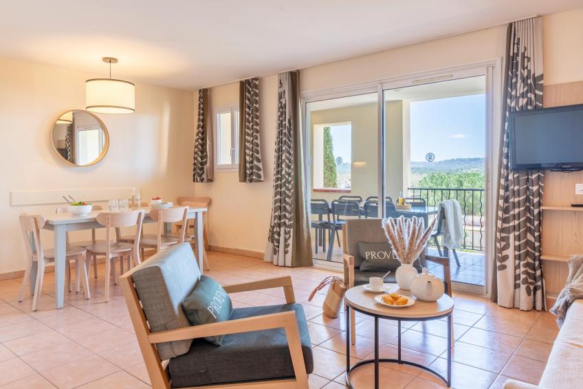 Pierre & Vacances Village Pont Royal en Provence Apartment 8 people - 2 bedrooms + 1 sleeping alcove - Balcony - Air-conditioned - Renovated - foto 17