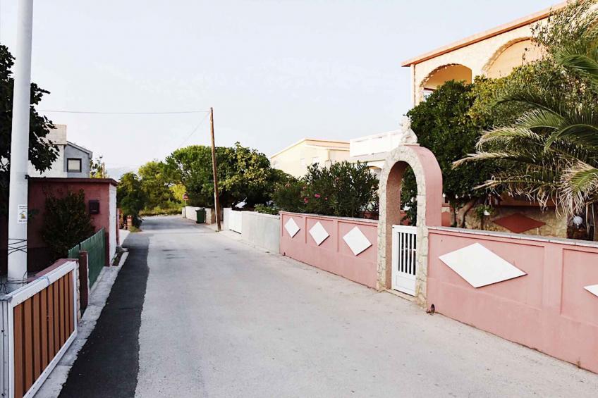 Holiday house with barbecue and air conditioning - BF-HTRK - foto 2