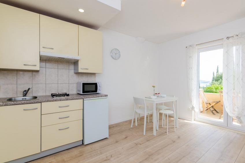 Color Apartments - Comfort One Bedroom Apartment with Terrace and Partial Sea View (Yellow) - foto 6