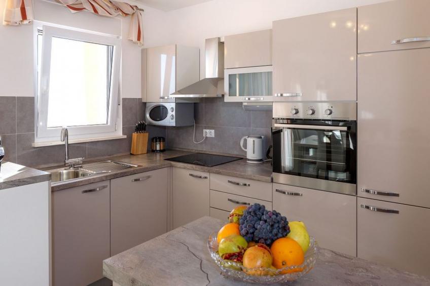 Appartement in Dugi Rat mit Großer Terrasse - foto 6