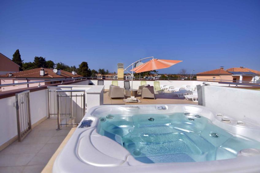 Studio dicht bij de zee, met dakterras en jacuzzi - VW-DFYGR - foto 2
