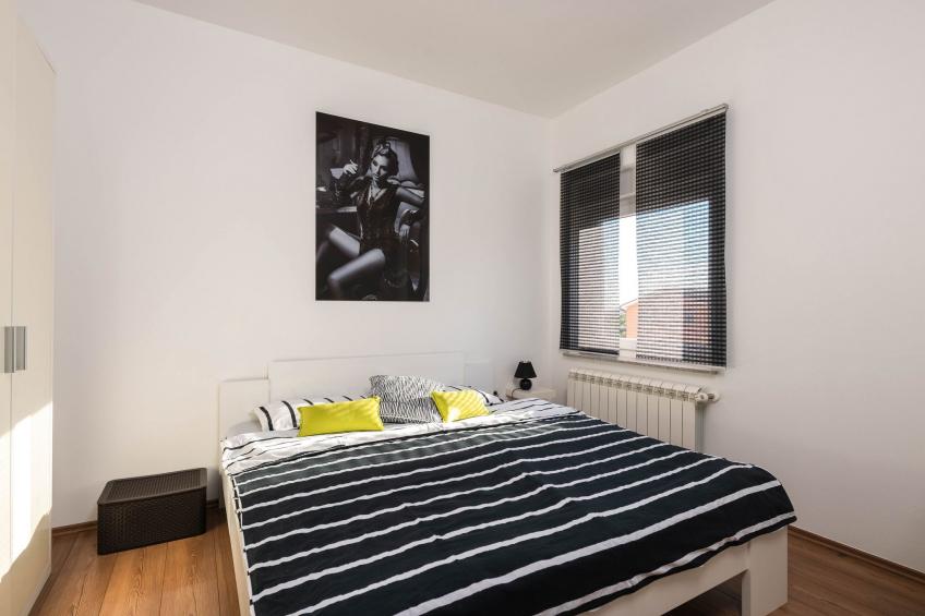 Schöne Villa in ruhiger Stadt mit Pool und BBQ - foto 14