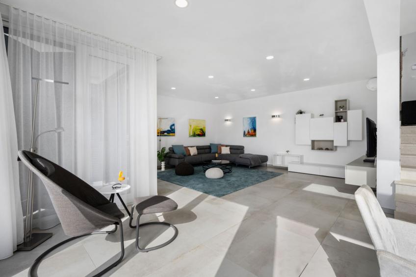 Gemütliches Ferienhaus in Vinišće mit Privatem Pool und Meerblick - foto 10