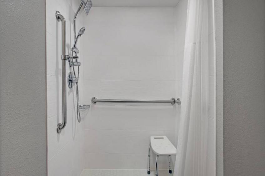 2 Queen Beds Nsmk Kitchen Shower - foto 13