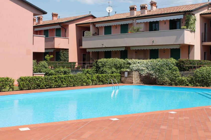 Holiday apartment with outdoor swimming pool - BF-NC2B