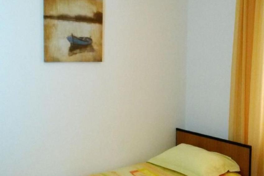 in Turanj mit Grill und Terrasse - foto 9