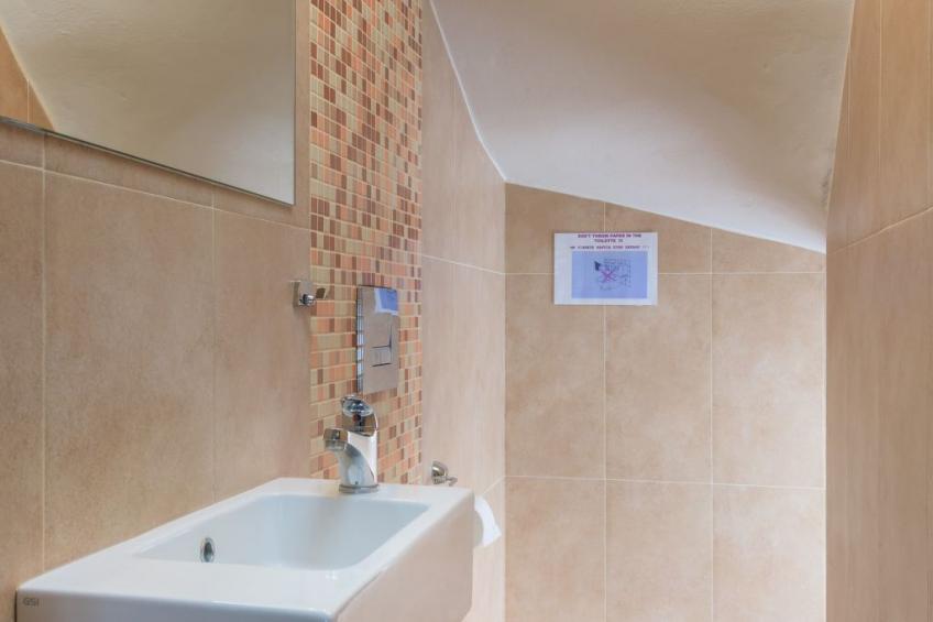 Liebevoll ausgestattetes Haus in ruhiger Lage mit beheiztem Pool und Meerblick - foto 16