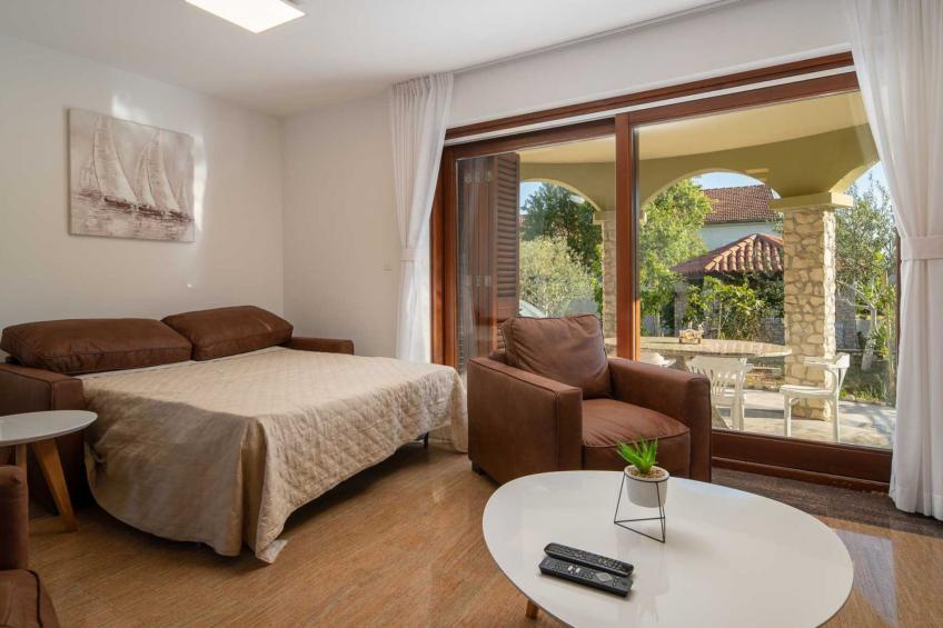Charming Villa Rea, 8+2 with heated pool - foto 25