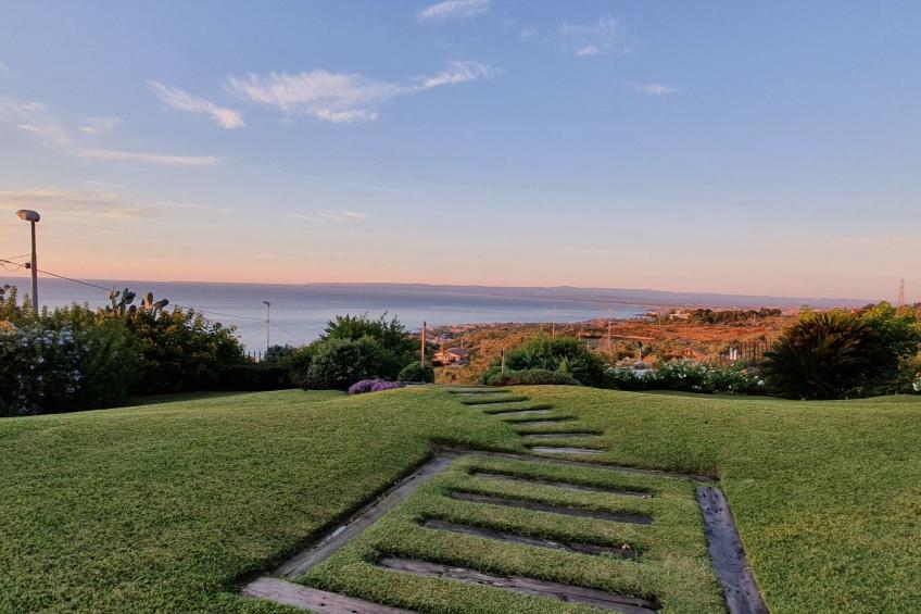 Zyklopenhaus. Erstaunliche Aussicht und privates Mini-Spa - foto 12