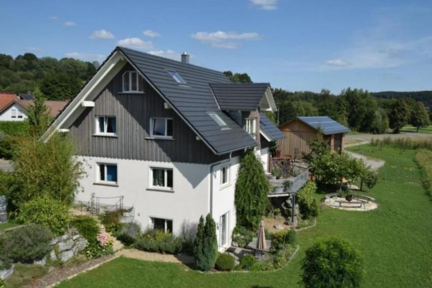 Appartement in Beuren mit Terrasse und Grill