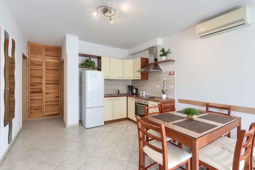 Vakantiewoning met airconditioning en balkon - VW-DGPH - foto 12