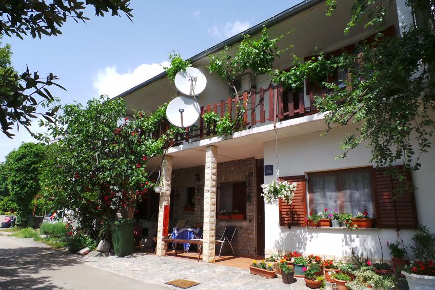 Holiday apartment with air-conditioning 50 m from the Adriatic Sea - BF-P6C2