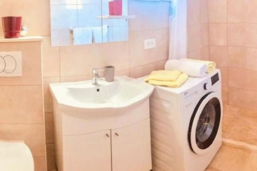 Angenehme Wohnung in Komarna mit privatem Parkplatz - foto 14