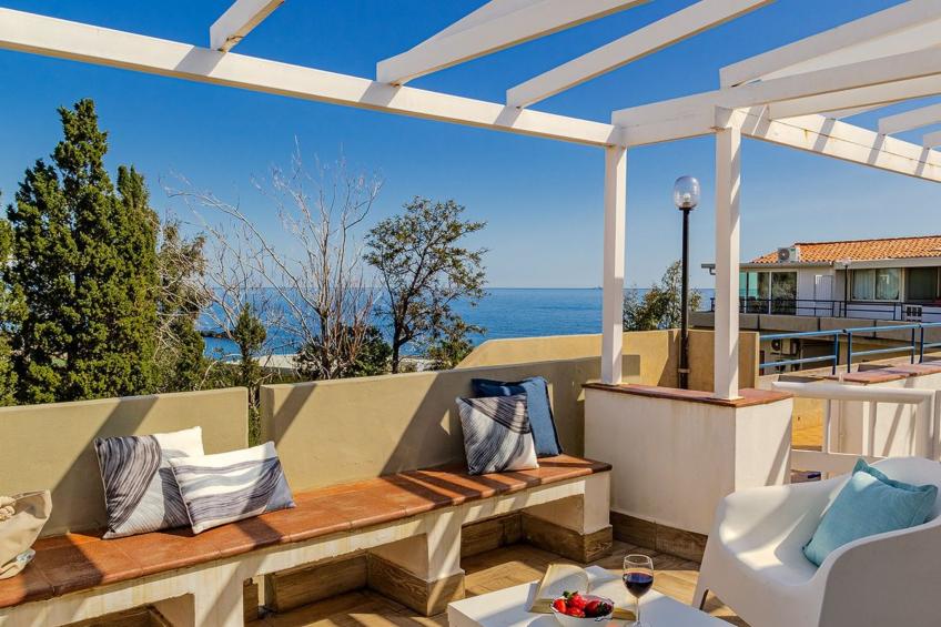 Naxos Loft Ferienwohnung mit Terrasse