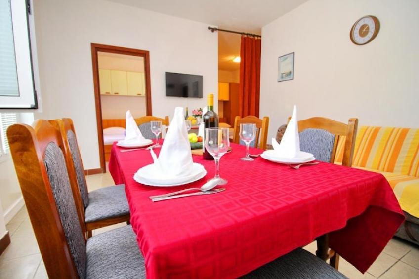 Apartments Neven - Two Bedroom Apartment with Terrace and Partial Sea View (A1) - foto 2