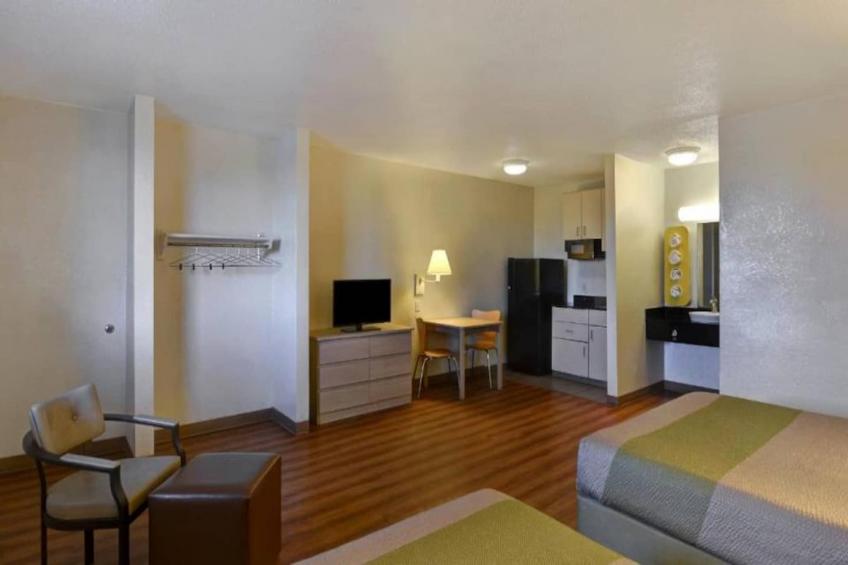 2 Queen Beds  Micfridge - foto 24