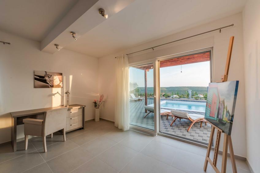 Luxury Escape with Swimming Pool & Modern Design - Deluxe Four Bedroom Villa with Sea View and Private Pool (Villa 5) - foto 51