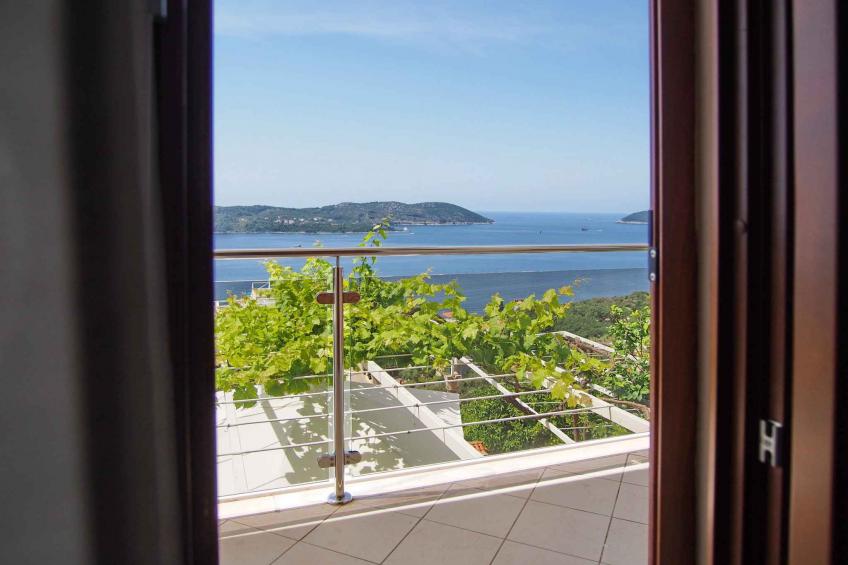 Holiday home with air conditioning, pool and sea view in Orašac - BF-NJH63 - foto 2