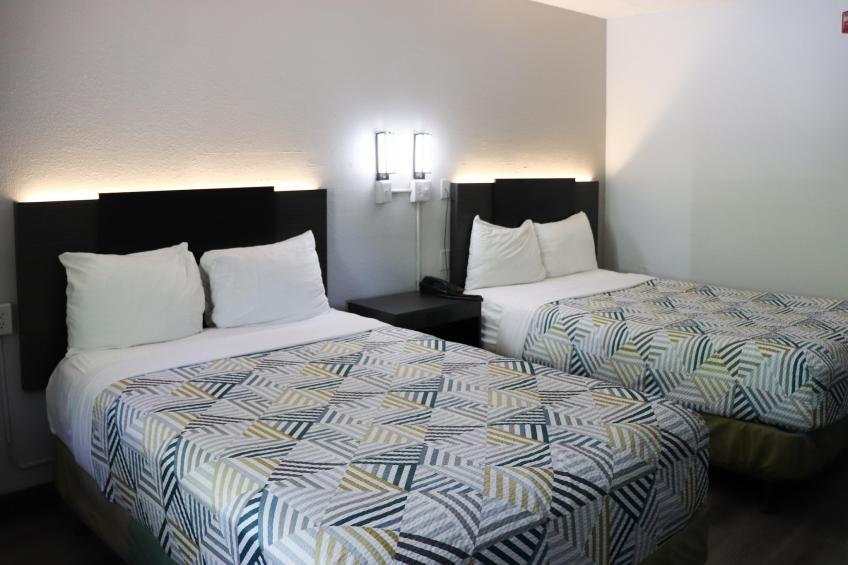 2 FULL BEDS