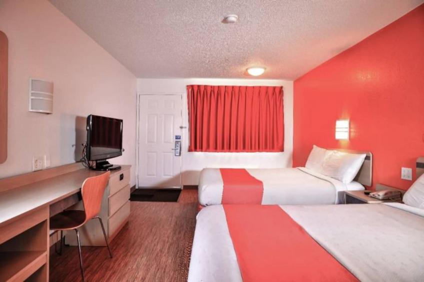 2 Full Beds  ADA/Tub - foto 10