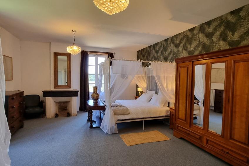 8-Zimmer-Schloss mit Pool und eigenem Park - foto 43