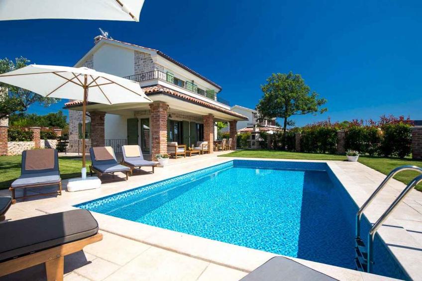 Holiday house with a rustic touch and pool on Krk - BF-YRZYR
