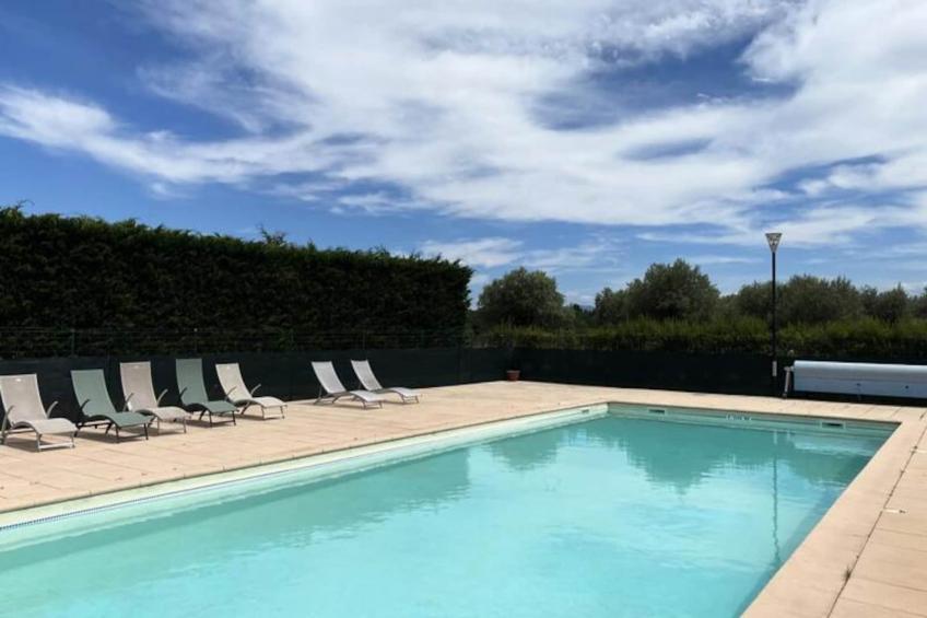 04b2 : Beau Studio Dans Un Mas Provençal - Piscine - foto 22