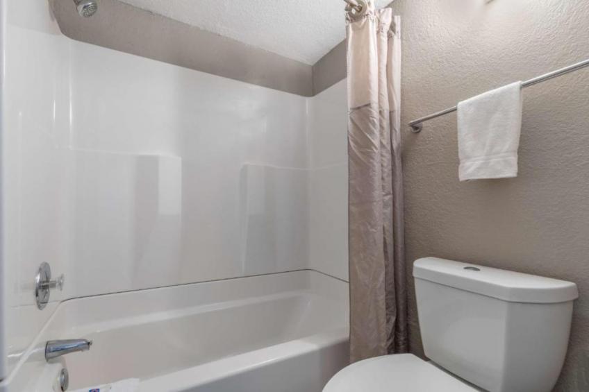 1 Queen Bed - foto 15
