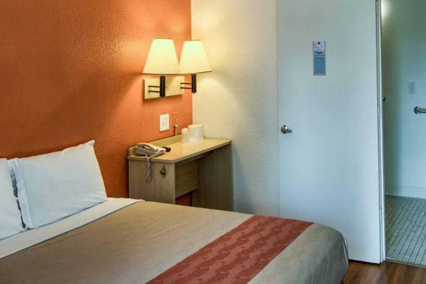 1 Queen Bed  Non-Smoking - foto 7