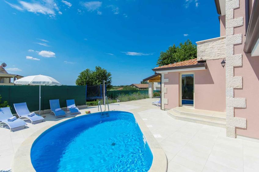 Villa met zwembad en airconditioning - BF-Y8XNV - foto 3