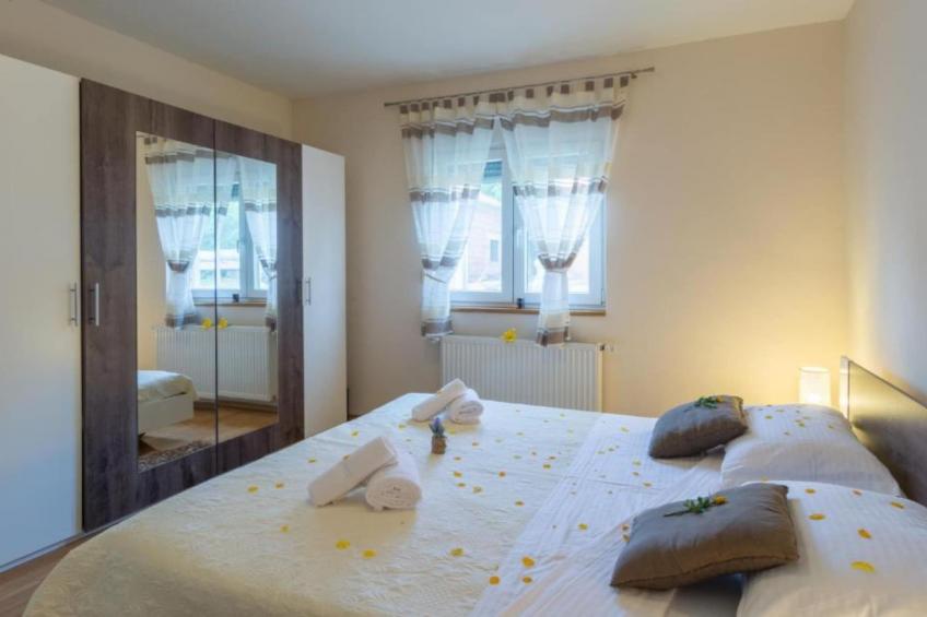 Holiday House BALEN with Swimming Pool - Six Bedroom Holiday House With Pool - foto 5