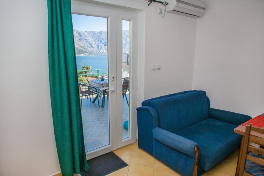 Charming Seaside Escape in Kotor - One Bedroom Apartment with Sea View 1