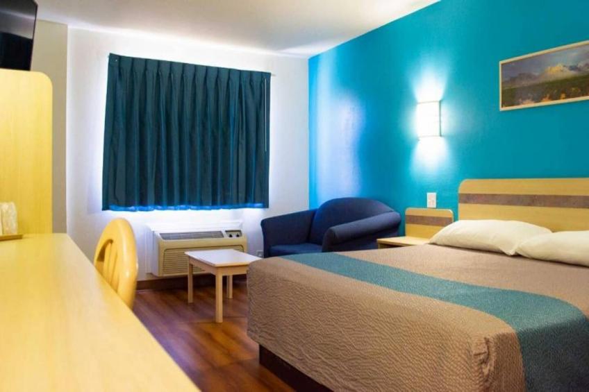 1 King Bed  Non-Smoking - foto 4