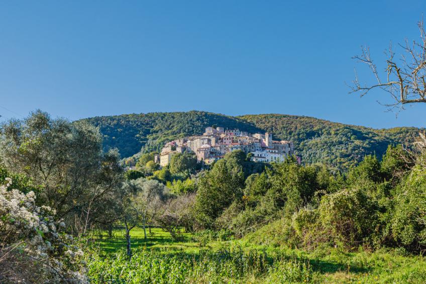 Zypressen, ein Haus im Wald an der ligurischen Riviera - foto 28