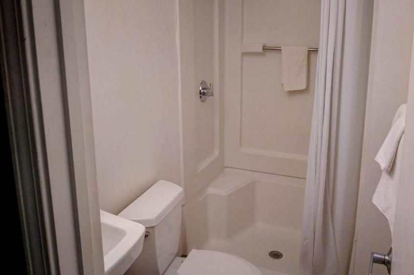 2 Full Beds  Smoking Kitchen - foto 10