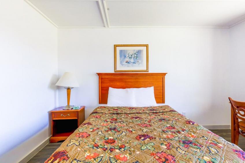 Queen Bed Non-Smoking - foto 18