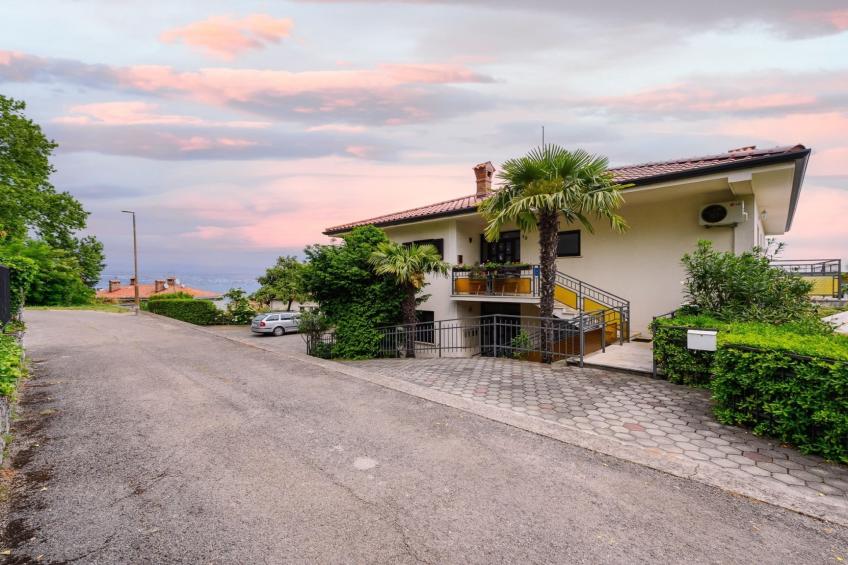 Charming Lovran Apartments with Wonderful Sea View - Two Bedroom Apartment - foto 22