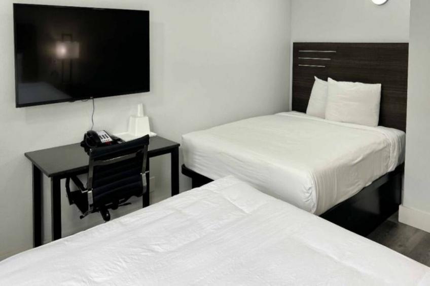 2 Queen Beds  Non-Smoking Micfridge - foto 2