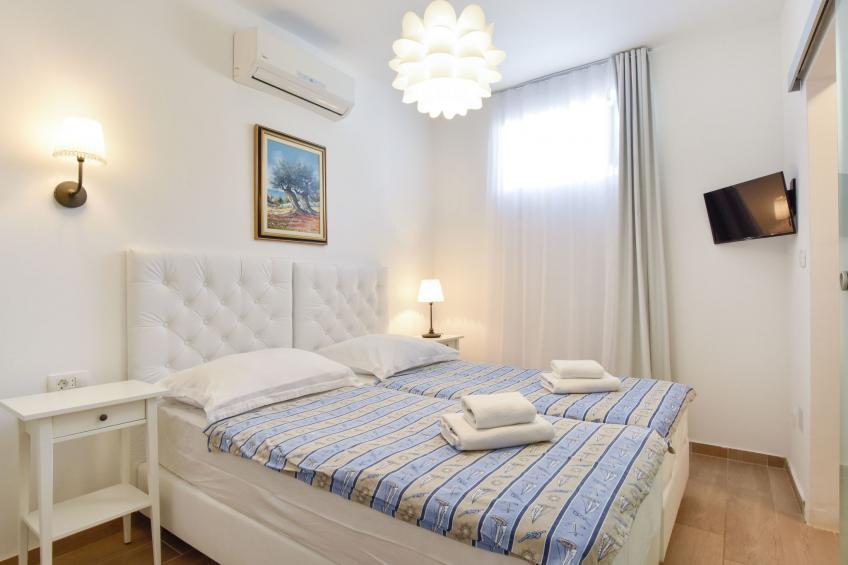 3 Schlafzimmer Villa mit beheiztem Pool und Meerblick - foto 39