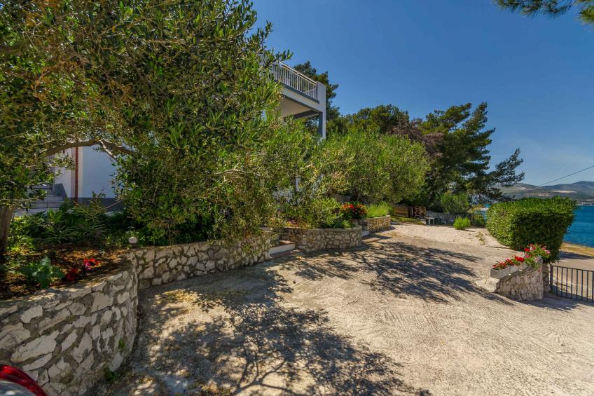 Holiday apartment with air conditioning, terrace and sea view in Slatine - BF-JB633 - foto 16